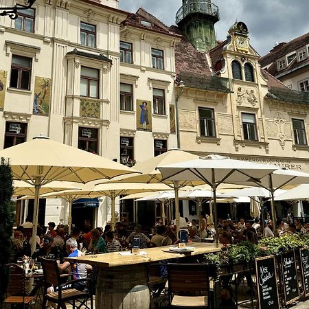 Boho Design Studio - Historic City Center With Free Parking & Aircon By Hero Homes Graz Zewnętrze zdjęcie
