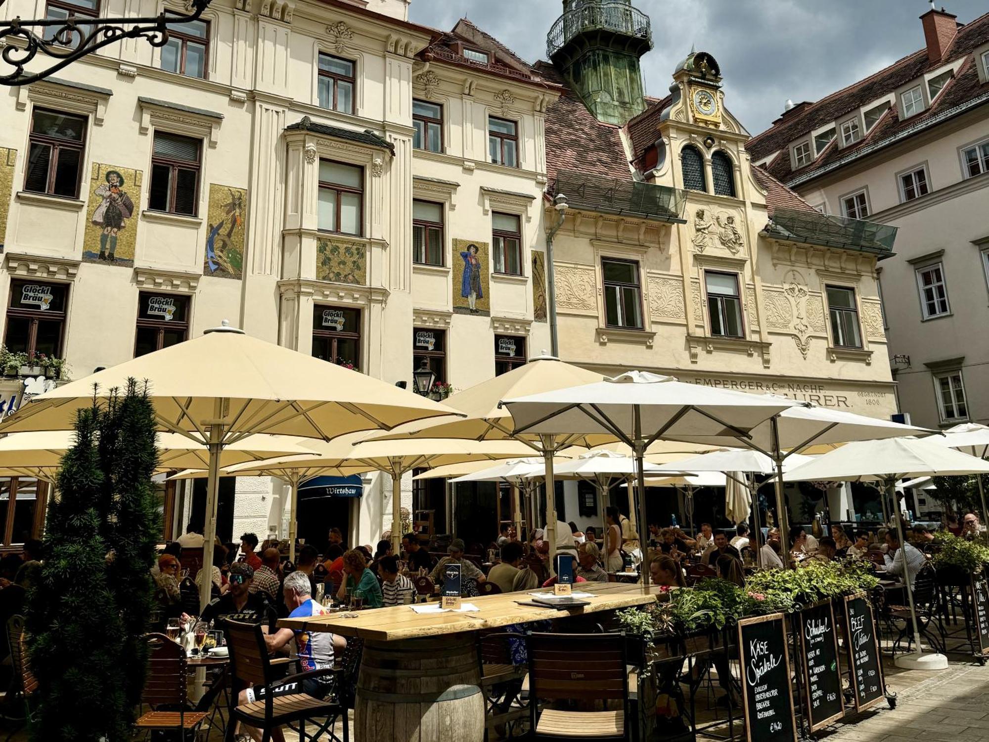 Boho Design Studio - Historic City Center With Free Parking & Aircon By Hero Homes Graz Zewnętrze zdjęcie