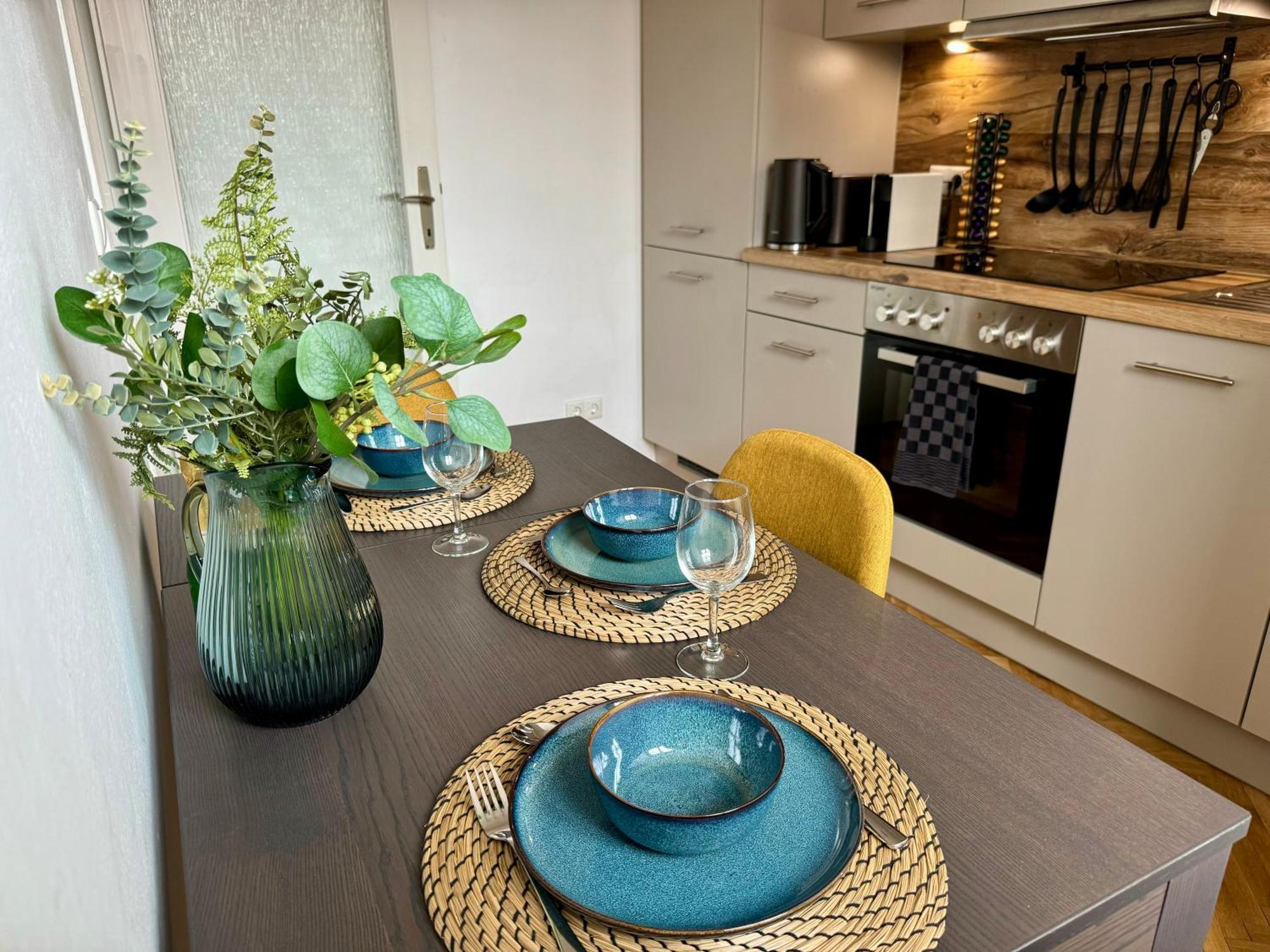 Boho Design Studio - Historic City Center With Free Parking & Aircon By Hero Homes Graz Zewnętrze zdjęcie