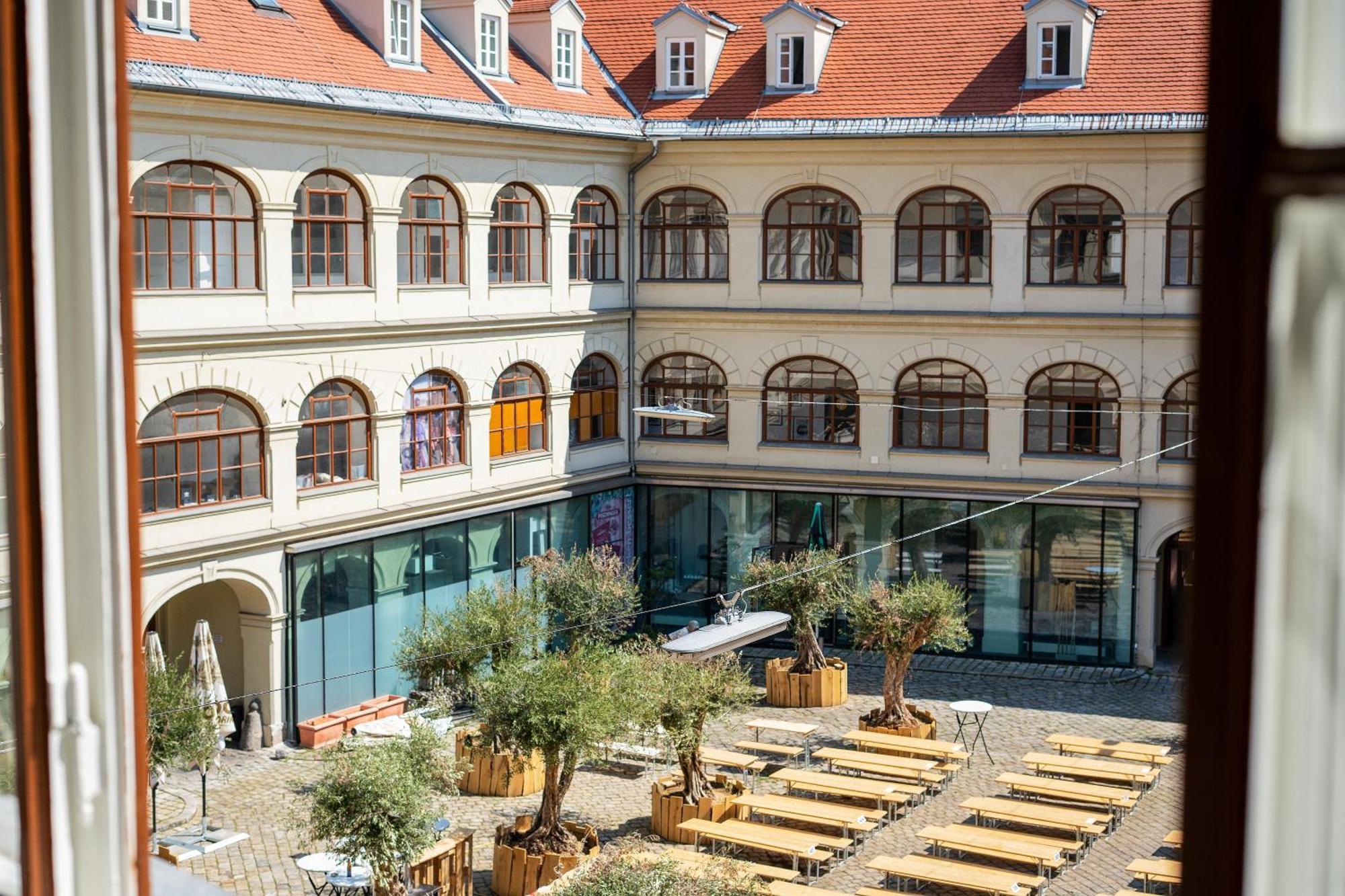 Boho Design Studio - Historic City Center With Free Parking & Aircon By Hero Homes Graz Zewnętrze zdjęcie
