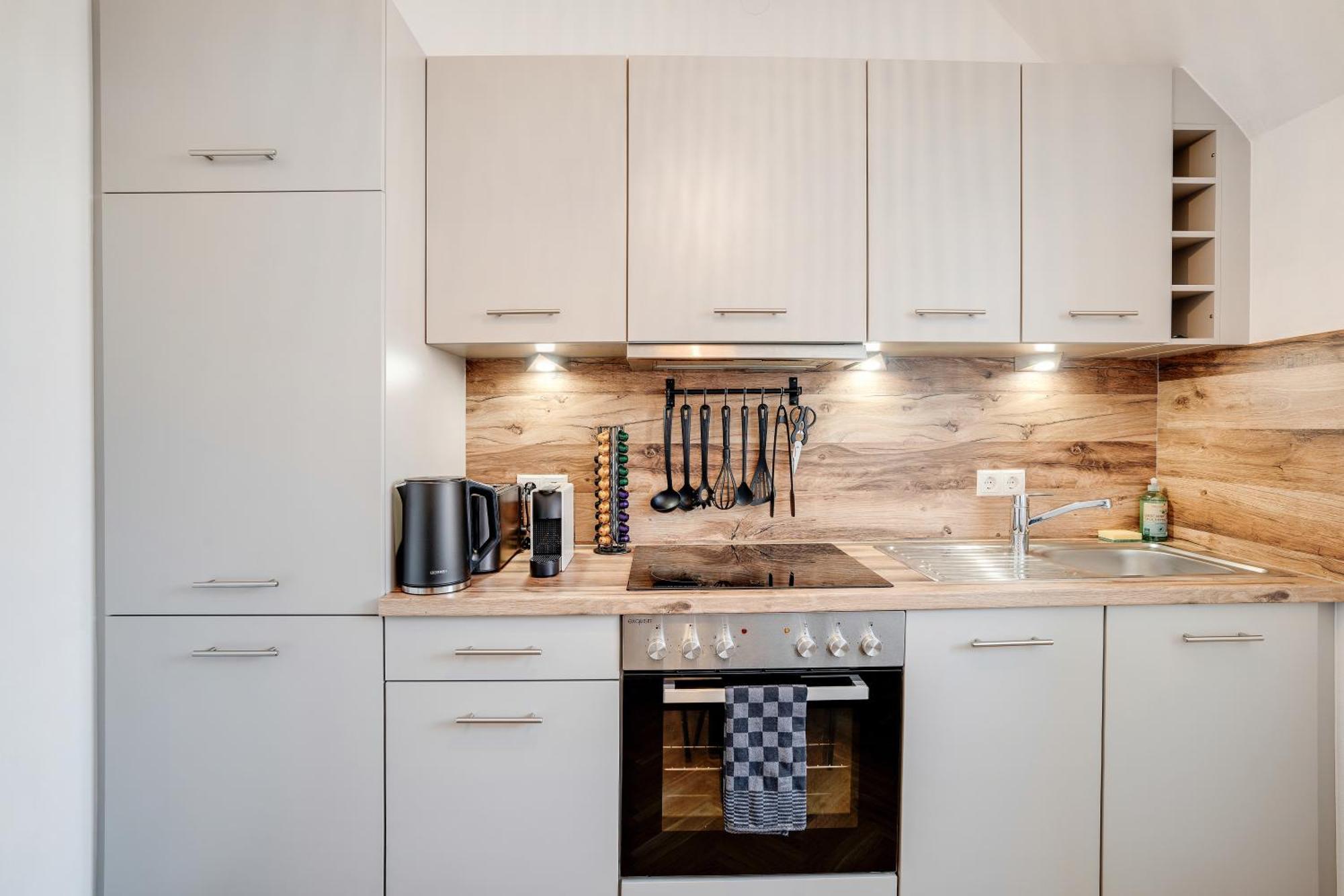 Boho Design Studio - Historic City Center With Free Parking & Aircon By Hero Homes Graz Zewnętrze zdjęcie