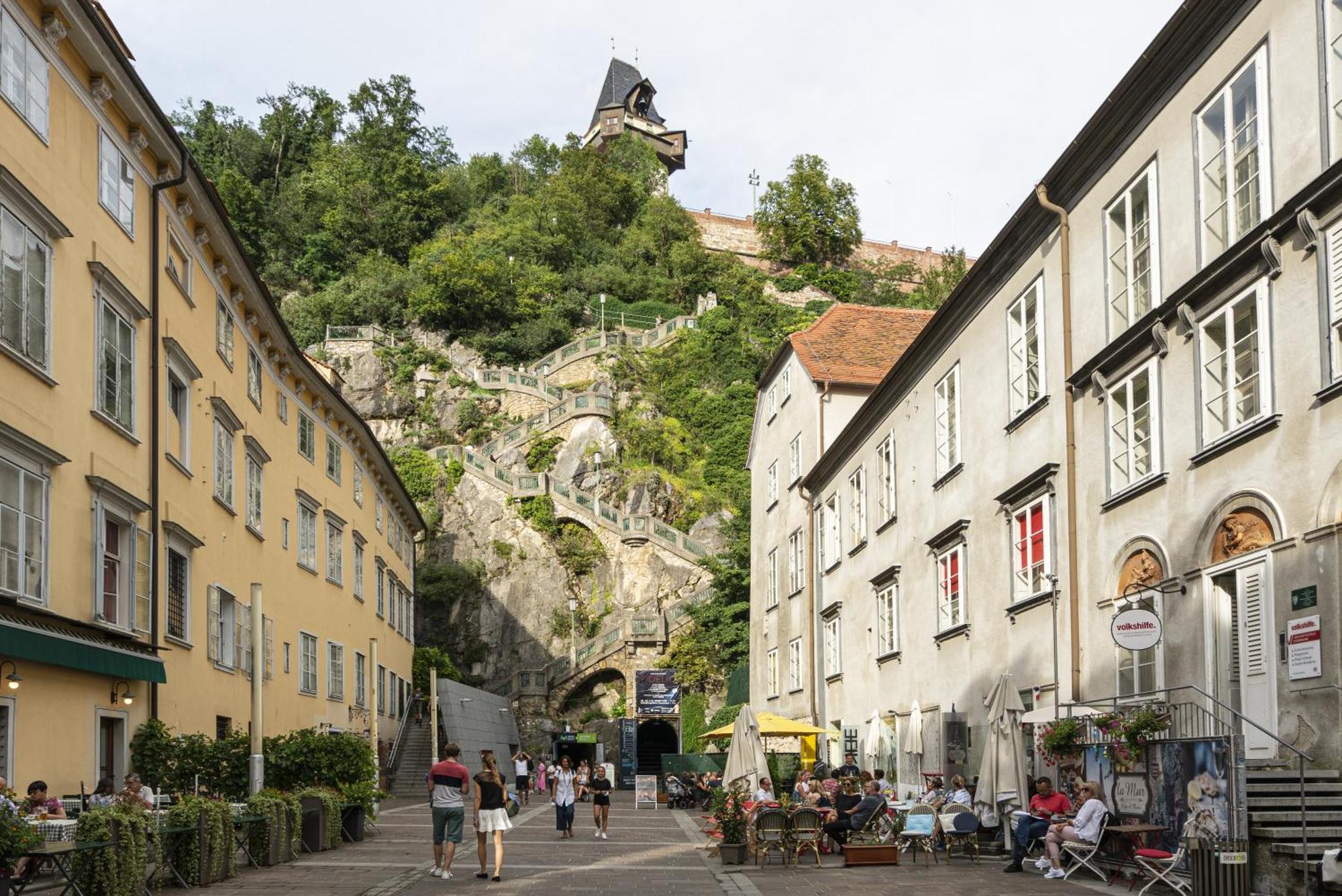 Boho Design Studio - Historic City Center With Free Parking & Aircon By Hero Homes Graz Zewnętrze zdjęcie